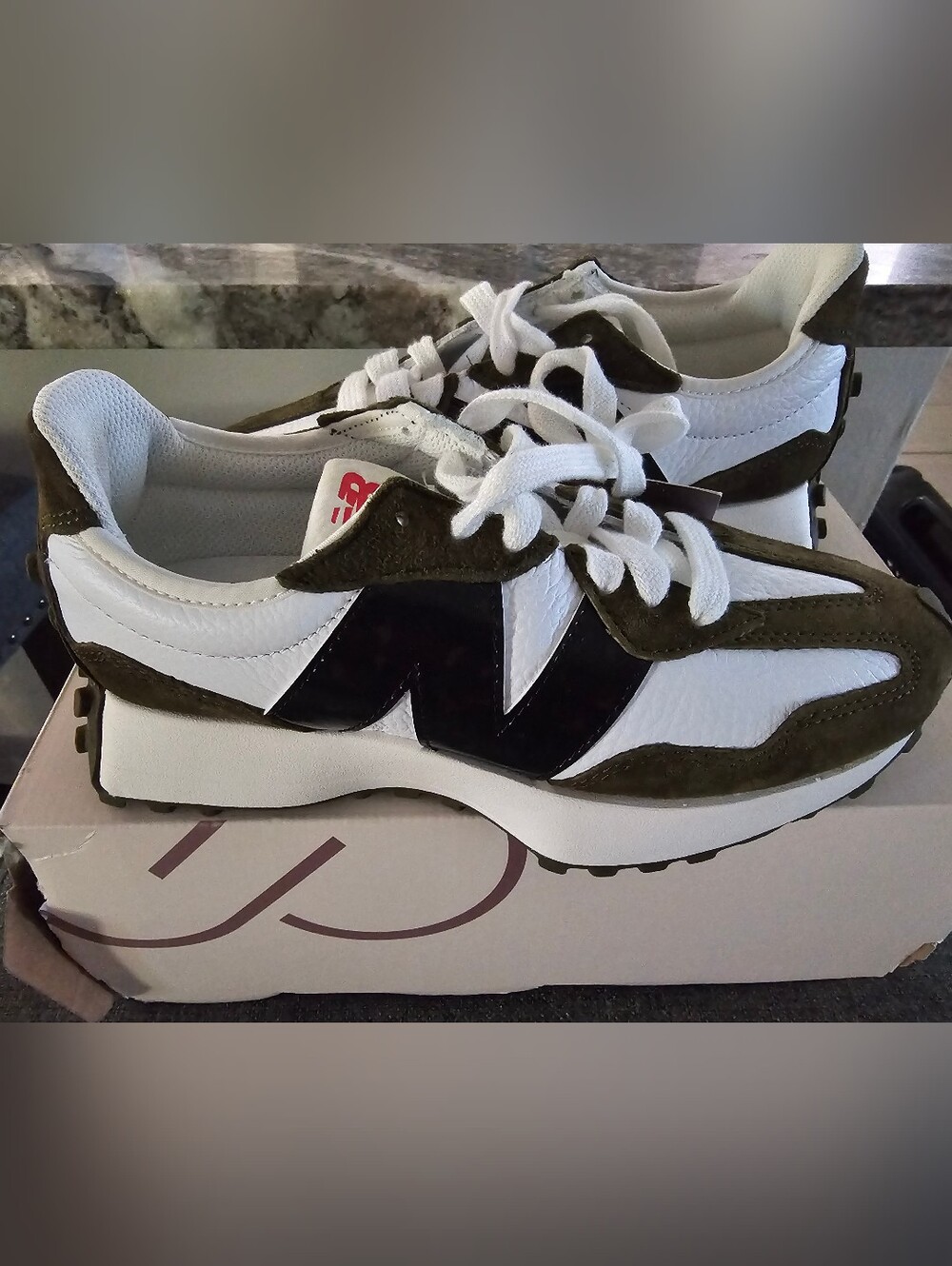 New Balance x CALIA 327 Tortoise Women’s Size 6 Olive White WS327CAL New - Picture 1 of 9